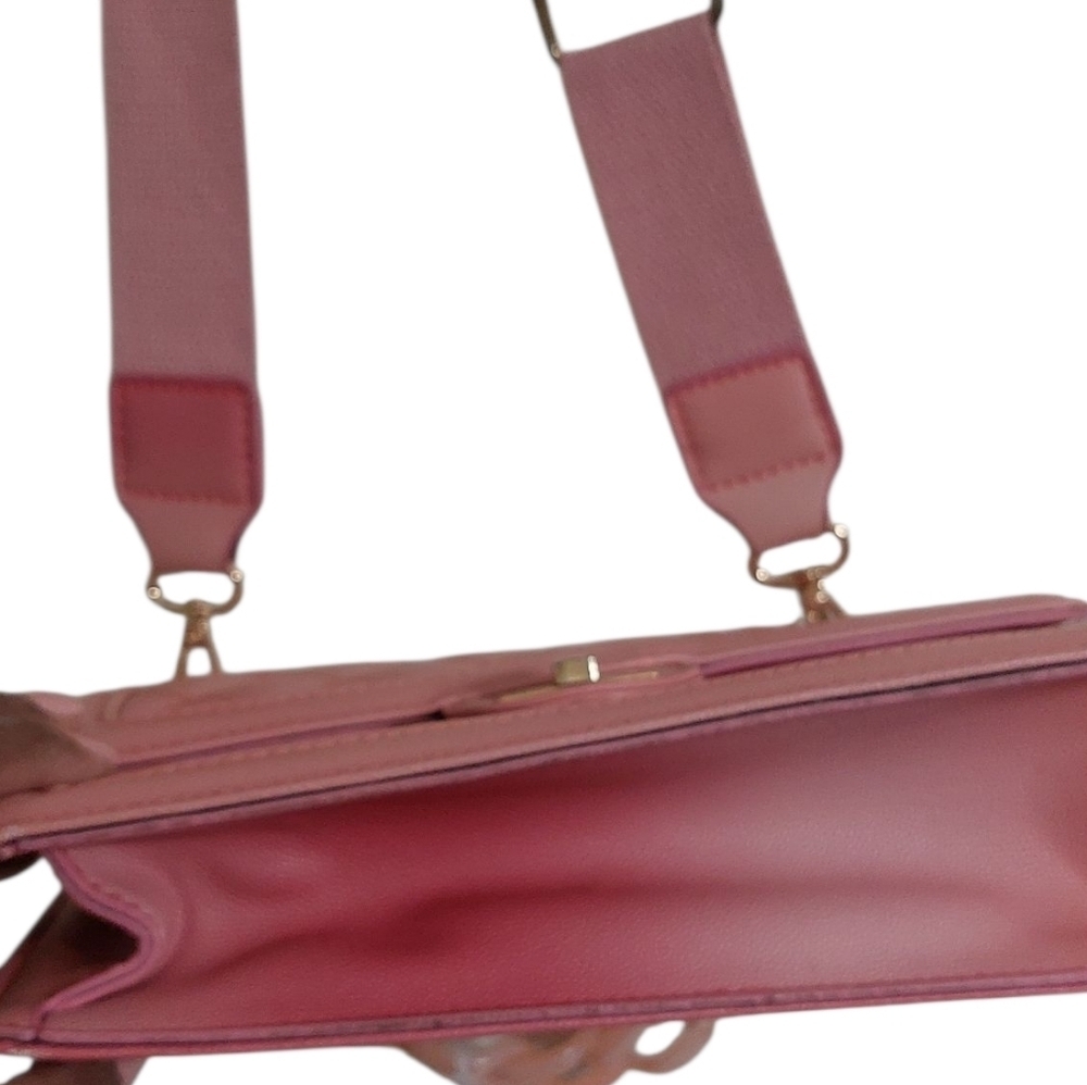 Elegant Quilted Pink Crossbody Bag - Picture 5 of 6